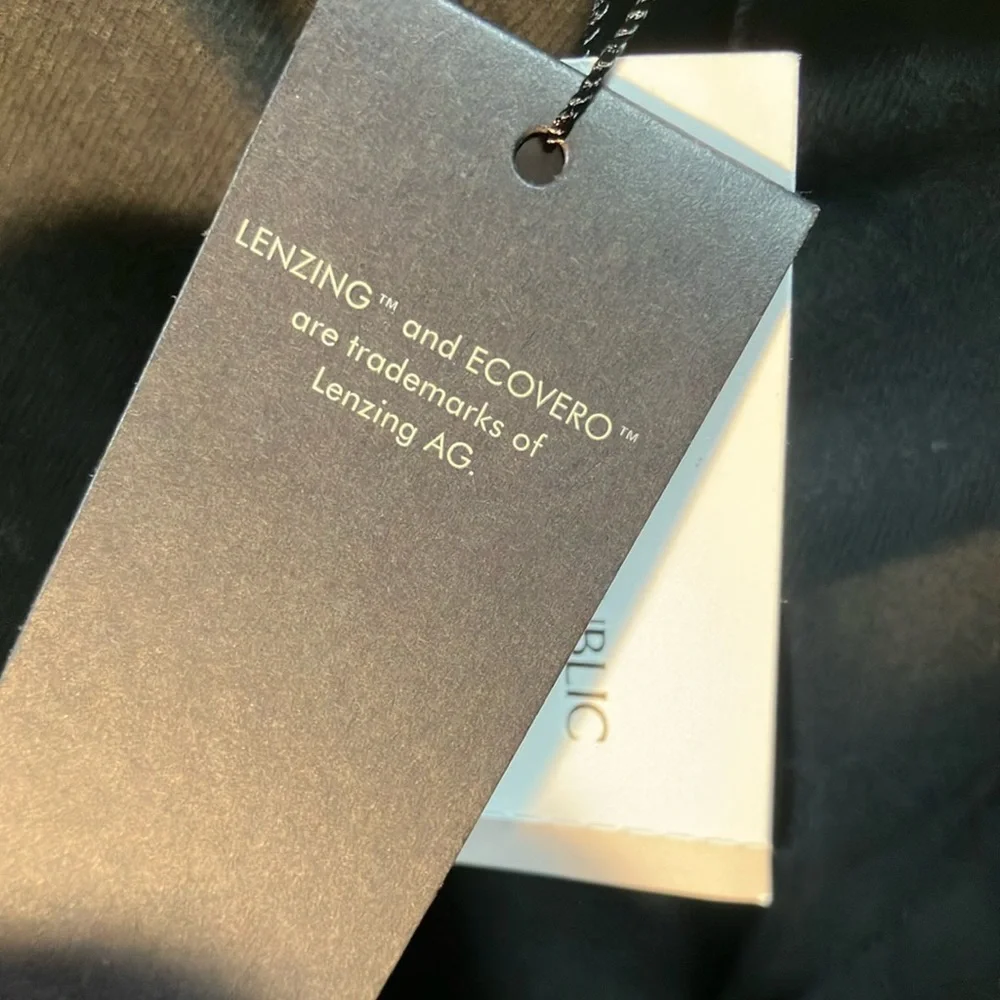 Banana Republic Black Dress Pants Streamlined Silhouette